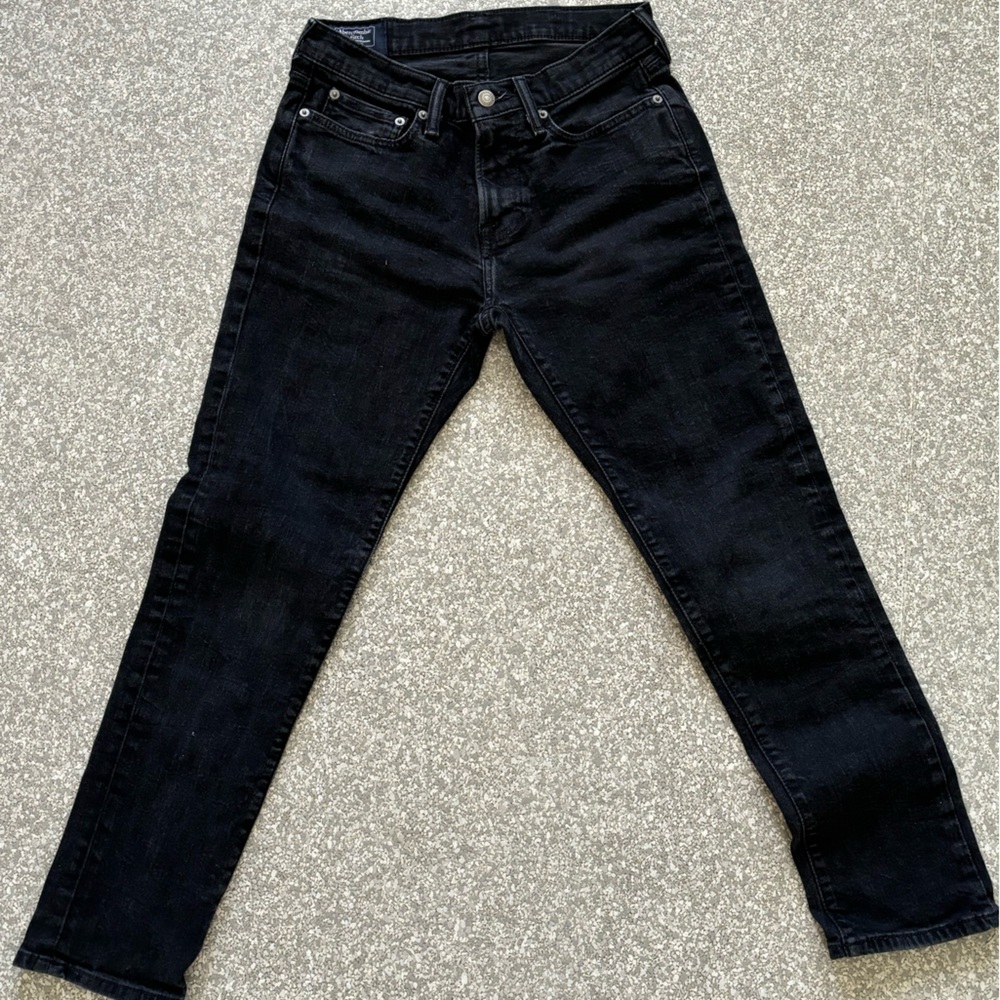 Abercrombie & fitch skinny jeans
• size: 28 width, 30 length
• color: black